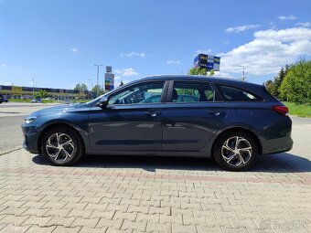 Hyundai i30 kombi 1.5 benzin 7/2022 45853km - 4