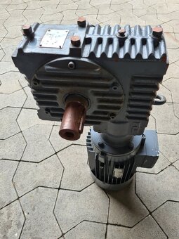 Predám šnekové prevodovky ZTS - 4