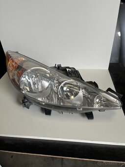 Predne svetlomety Peugeot - 4