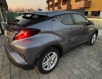 Toyota C-HR, 1.8 Hybrid, sivá metalíza - 4