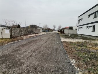 Predám stavebný pozemok - 4