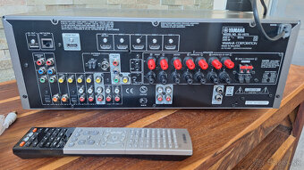 Yamaha RX-V673 7.1 k. 4K/AirPlay/2xUSB/LAN, iOS podpora - 4