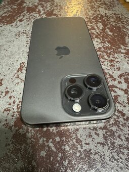 iPhone 15 Pro Max 256 GB - 4