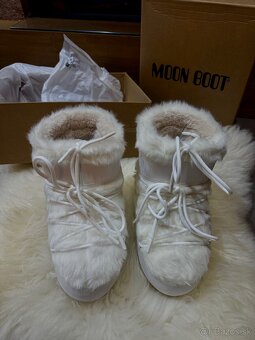 Moon Boots - 4