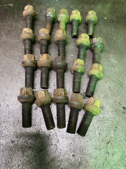 Predám 20ks originál šróby do kolies do VW sharan - 4