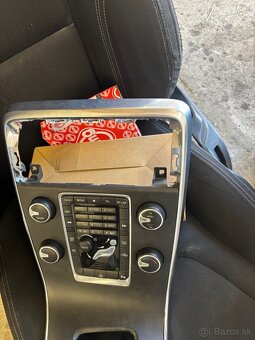 Predám panel klímy a rádia Volvo v60 s60 - 4