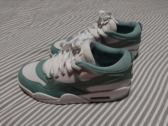 Predám AIR JORDAN 4 RM - 4