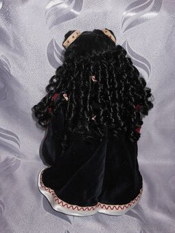 cernovlasa babika - 4