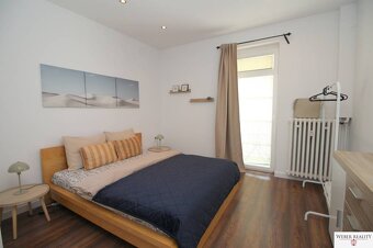 2-izb.Staré Mesto (Laurinská ul.) 3/5p. s balkónom, pešia zó - 4