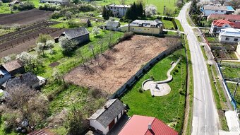 400 m2 POZEMOK na výstavbu rodinného domu - Kysta - 4