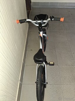 Predám detský bicykel 16kola Specialized strieborný ako nový - 4