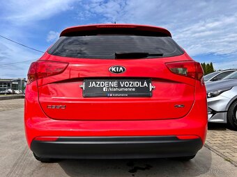 Kia Ceed SW JD 1,6 CRDi M6 SILVER - 4