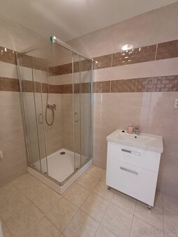 2 izbovy volny bl. centra - 4