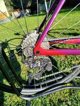 Cestný karbonový bicykel BH - 4