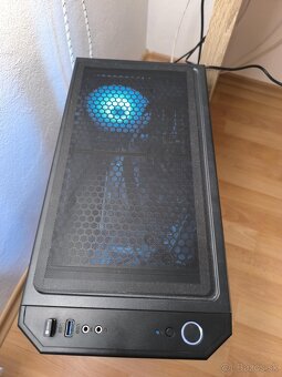 Predám stolný počítač - 4