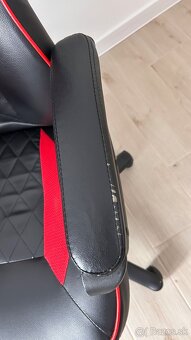 Herná stolička čierno-červená - 4