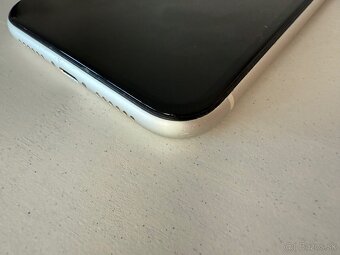 Predám IPhone 11 64GB - 4