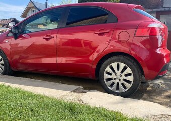 Kia Rio Hatchback - 4