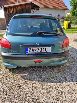 Peugeot 206 1,4 benzín - 4