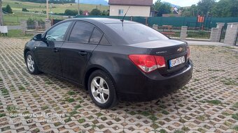 Predám Chevrolet Cruze 1.6 benzín,83 kw, r.v. - 4
