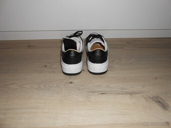 Predam nove original tenisky znacky NIKE AIR JORDAN ELEVATE - 4