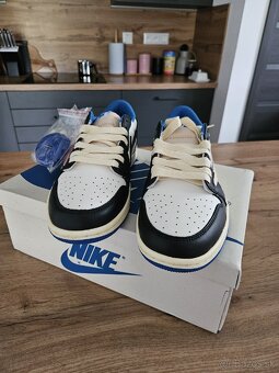 Nike Air Jordan Low - 4