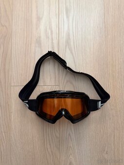 Lyžiarska prilba a okuliare - 4