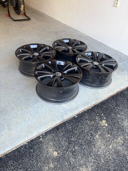 ZRENOVOVANE orig VW R18 - 4