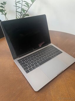 Apple MacBook Pro NOVÁ BATÉRIA - 4