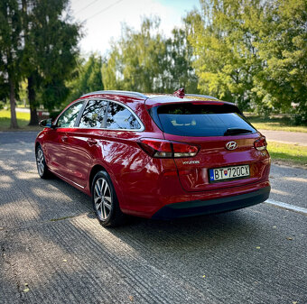 Hyundai i30 CW Kombi 1.4 T-GDi Slovensko - 4