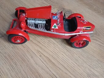 Model auta Alfa Romeo Art 7014 - 4