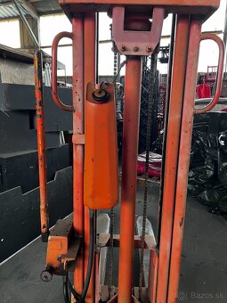 Ručne vedený manuálny hydraulický VZV - 4