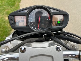 Suzuki GSR 600 - 4