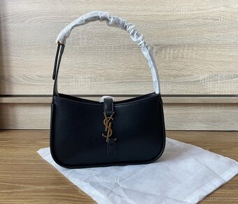 Kabelka Yves Saint Laurent Le 5 à 7 - 4