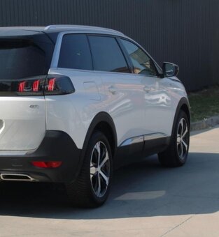Peugeot 5008 suv 2020 prave zadne svetlo led technology - 4