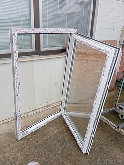 NOVÉ PLASTOVÉ OKNO 90X145 - 4