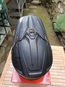 Prilba na motorku - 4