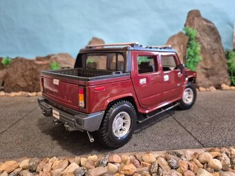 Prodám model 1/18 Hummer H2 - 4