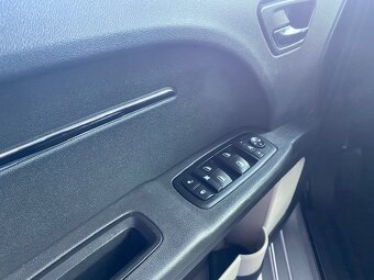 Dodge Journey 2.0CRD Automat 4x4, 7-miestne SK ŠPZ - 4