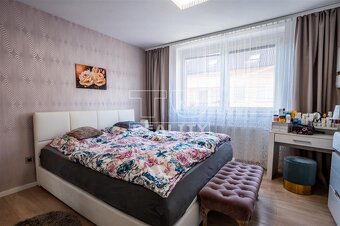 Atraktívny rodinný dom v centre Ilavy s 3 bytovými... - 4