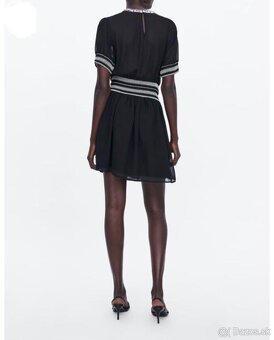 Nové šaty Zara s visačkou - 4