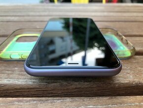 Apple iPhone 11 256GB - Purple - 4