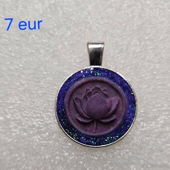 Z uv živice prívesok na povoskovanej snurke - 4