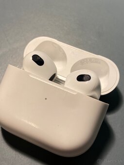 Apple AirPods 3 - 4