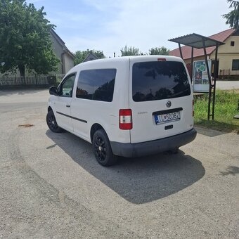 Predám volkswagen caddy 1.9TDI - 4
