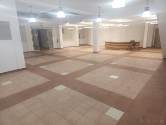 Skladovo-výrobné a obchodné priestory (1360m²) + parkovanie - 4