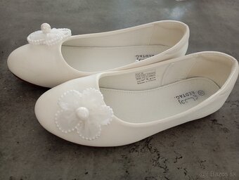 Krásny biely kabátik - 4