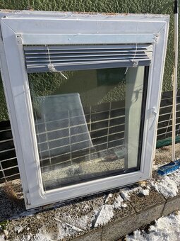 Antracit okno 3 sklo - 4