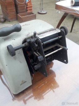 Predám mechanickú kalkulačku - 4