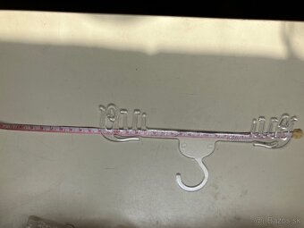 predám vešiaky plastové - 4